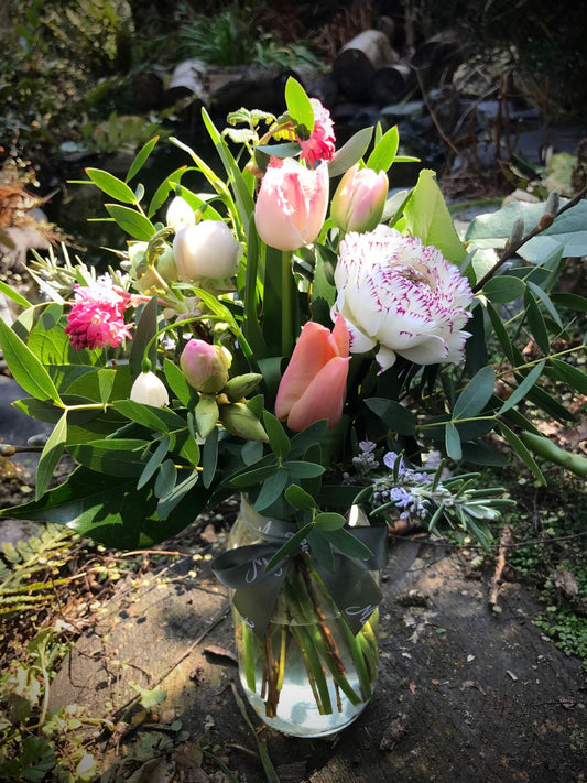 British seasonal flower and foliage in posy subscription service