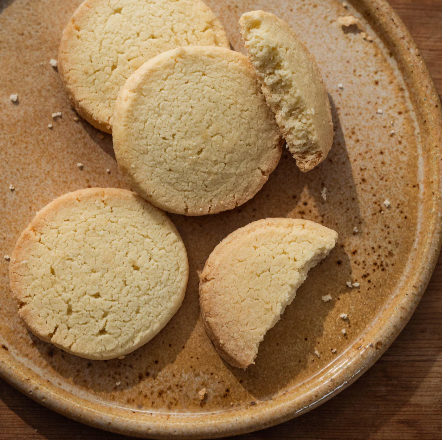 New Forest Shortbread biscuits on a rustic ceramic plate